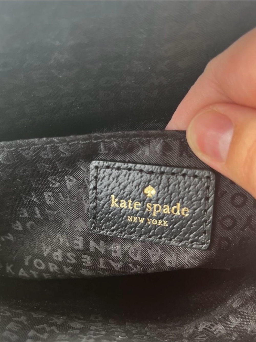 Kate Spade purse with black straps 🖤🤍 - Picture 6 of 7